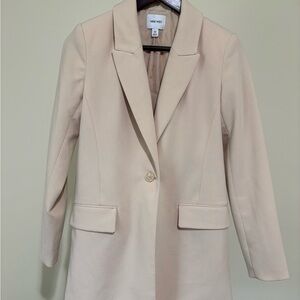 Nine West Cream Blazer with Notched Lapels and Tailored Fit